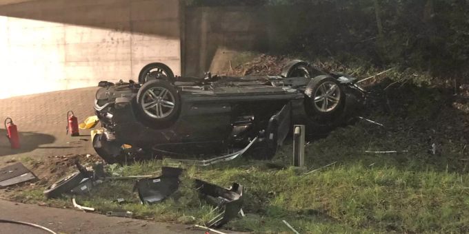 Am Montagabend hat ein Autofahrer in Wagenhausen TG einen Selbstunfall verursacht. Wagenhausen TG
