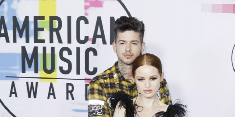 madelaine petsch travis mills