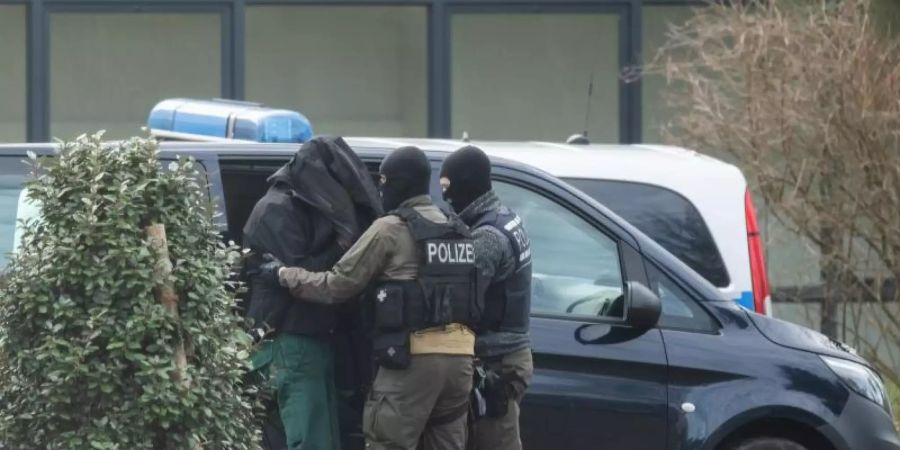Der Generalbundesanwalt war am Freitag mit Razzien gegen die Gruppe vorgegangen und hatte die anderen zwölf Mitglieder oder Unterstützer festnehmen lassen. Foto: Silas Stein/dpa