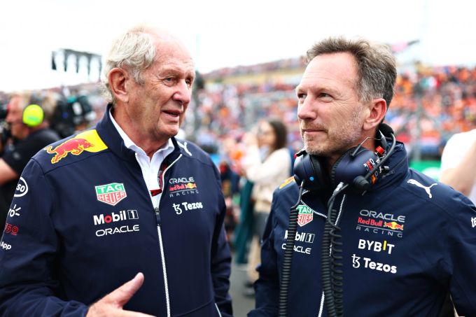 Helmut Marko und Teamchef Christian Horner (Red Bull) beim Ungarn-GP der Formel 1. Red Bull Helmut Marko