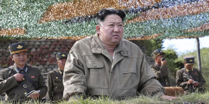 Nicht nur Russland - So versorgt Kim Jong-un Diktatoren mit Waffen