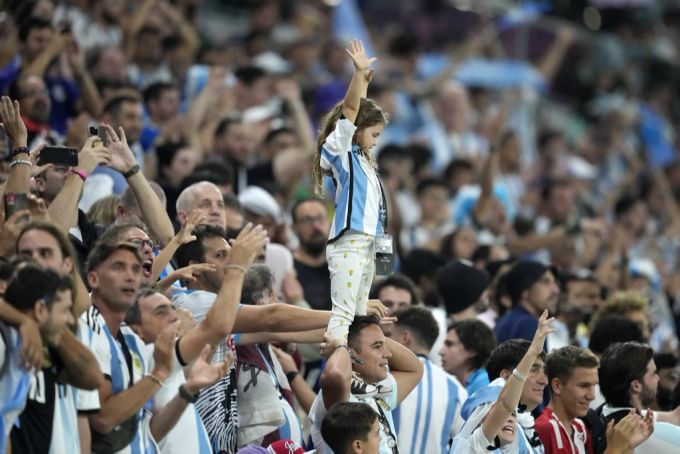 Das Ahmad bin Ali Stadium ist auch heute grösstenteils mit Argentinien-Fans gefüllt. wm 2022