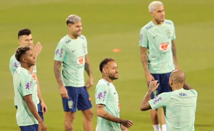 Die Brasilianer nehmens im Training bei der WM 2022 locker. WM 2022 Brasilien