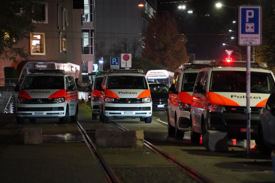 Die Stadtpolizei Zürich steht im Einsatz.