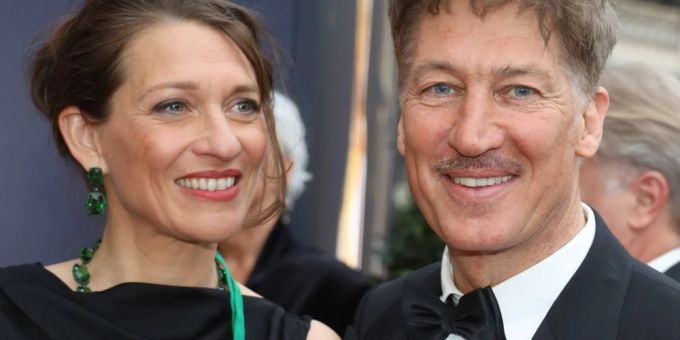 Tobias Moretti mit seiner Ehefrau Julia in Wien. Tobias Moretti