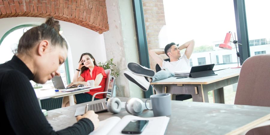 Mit langer Liste oder ganz entspannt: Längst nicht alle Beschäftigten haben sich für das Jahr 2023 beruflich etwas vorgenommen.