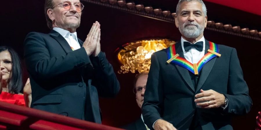 Bono (l.) und George Clooney  im Kennedy Center