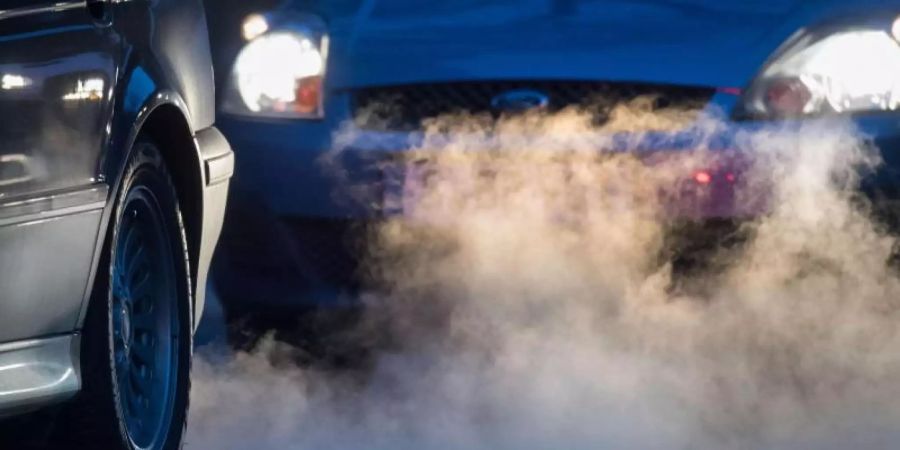 Die EU-Kommission sieht eine weitere Verschärfung der Grenzwerte beim CO2-Ausstoss im Verkehr vor. Foto: Marijan Murat/dpa