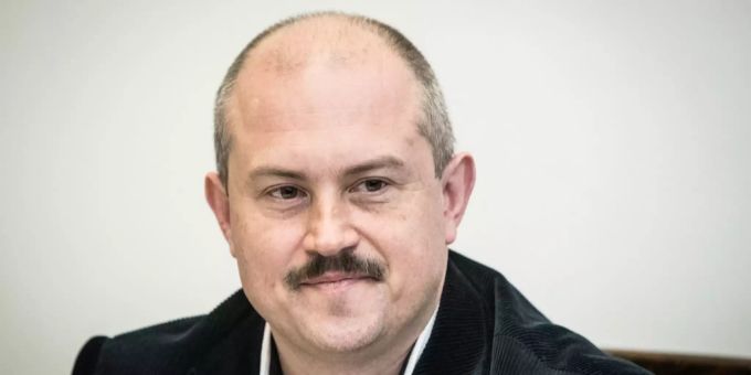 Marian Kotleba vor einer Gerichtsverhandlung in 2019. kotlebovci ? ?udová strana na?e slovensko