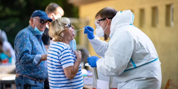 In Deutschland und Österreich stiegen die Corona-Fälle drastisch an. Coronavirus Deutschland