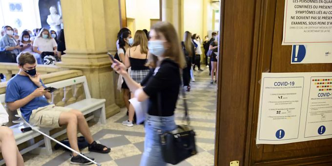 An den meisten Universitäten fällt nun die Maskenpflicht wegen des Coronavirus. Coronavirus