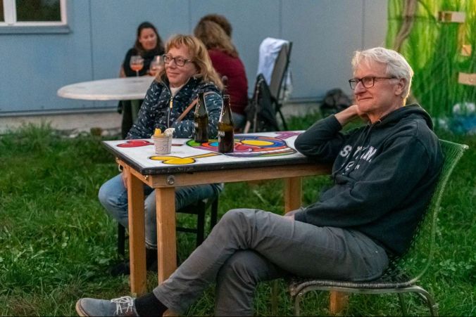 (v.l.) Silvia und Markus geniessen die Show.