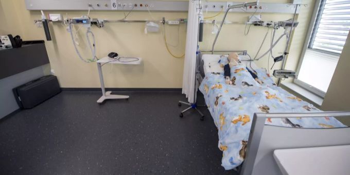 Ein Zimmer im Spital Einsiedeln SZ. Spital