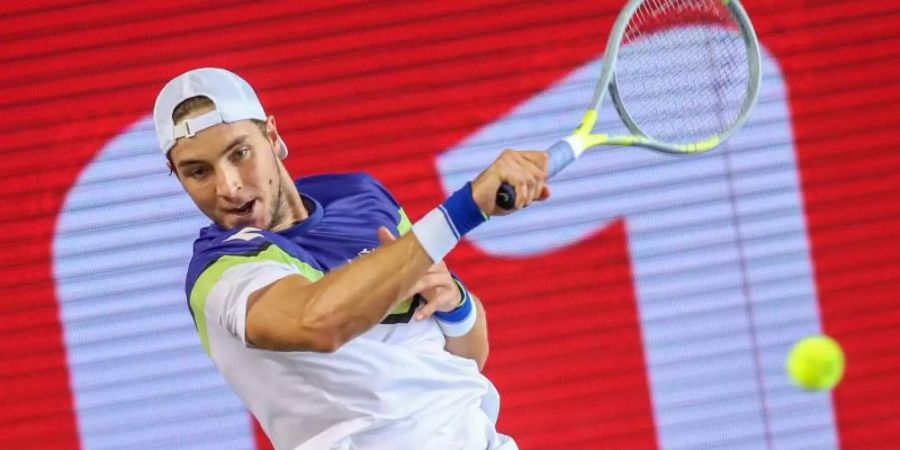Jan-Lennard Struff konnte das erste Spiel auf Masters-Ebene nach der Corona-Pause glatt gewinnen. Foto: Andreas Gora/dpa