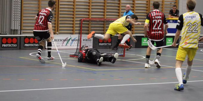 Sieg im Heimspiel: Jona Uznach Flames. Flames
