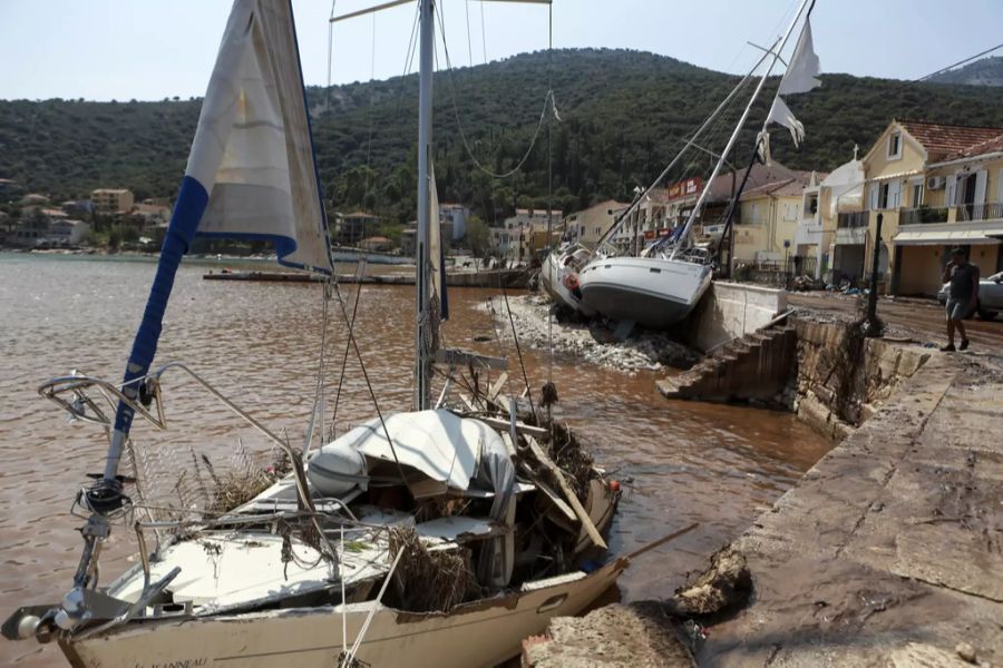 Griechenland sturm schiff