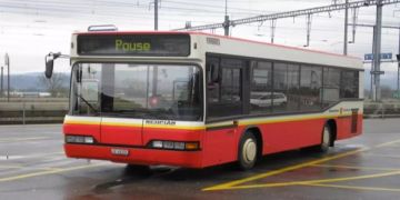 Montagearbeiten Überdachung Bushof Pfäffikon