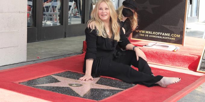 Christina Applegate posiert vor ihrem Stern auf dem «Walk of Fame». Christina Applegate