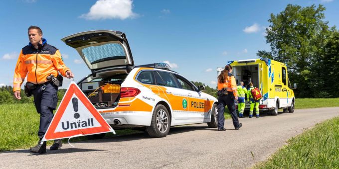 Uznach SG: Auffahrkollision mit zwei Verletzten. Uznach SG
