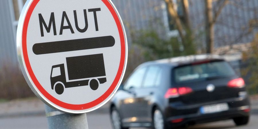 Zum 1. Januar 2024 ist eine Reform der Lkw-Maut geplant; die Mautsätze sollen schon Anfang 2023 steigen.