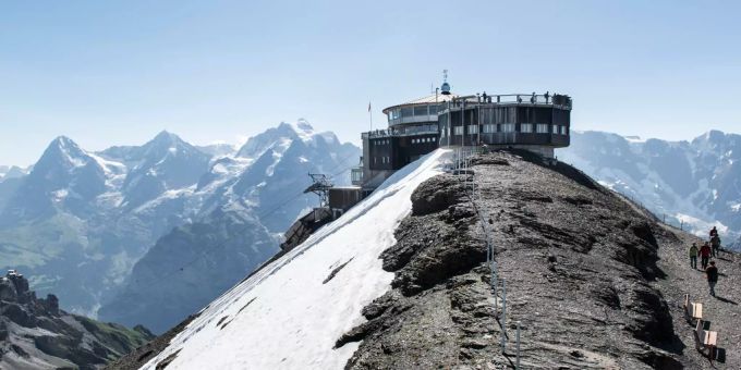 Drehrestaurant Piz Gloria am 6. 8.13 auf dem Schilthorn in Mürren im Berner Oberland. Speedy Flying unfall