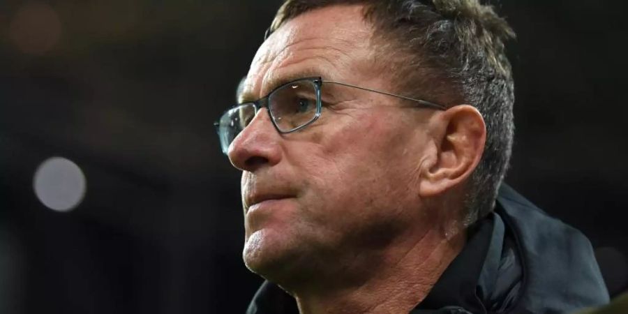 Tritt mit RB Leipzig gegen einen angeschlagenen VfB an: Trainer und Sportdirektor Ralf Rangnick. Foto: Hendrik Schmidt