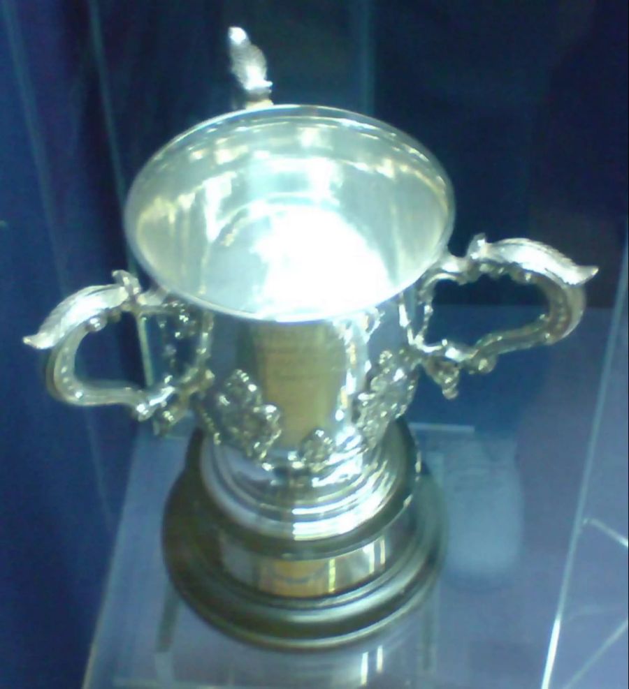 Trophäe des EFL Ligacups.