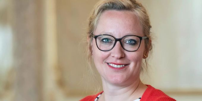 Nationalrätin Aline Trede fordert, dass die SBB jetzt Gas gibt. SBB