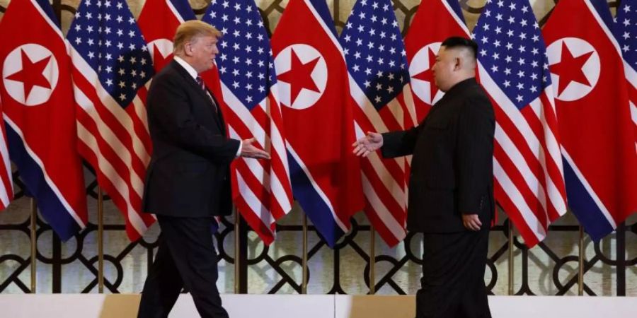 Acht Monate nach dem Gipfel in Singapur nun der zweite Teil der Trump&amp;Kim-Show. Der US-Präsident lobt sein Gegenüber für einen «sehr guten Dialog». Foto: Evan Vucci