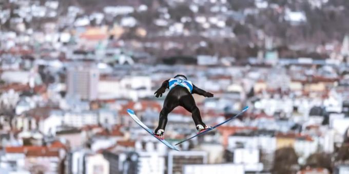 Einen Tag vor der ersten Entscheidung am Bergisel müssen die Skispringer die Qualifikation meistern. Foto: Expa/Dominik Angerer/APA Einen Tag vor der ersten Entscheidung am Bergisel müssen die Skispringer die Qualifikation meistern. Foto: Expa/Dominik Angerer/APA
