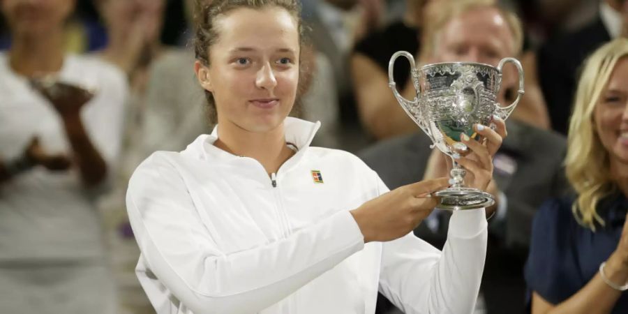 Iga Swiateks bisher grösster Erfolg: In Wimbledon gewann sie letztes Jahr den Juniorentitel