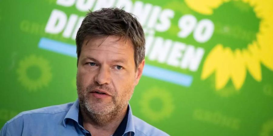 Robert Habeck, hier bei einer Pressekonferenz in Berlin, ist seit Anfang 2018 einer der Bundesvorsitzenden von Bündnis 90/Die Grünen. Foto: Bernd von Jutrczenka