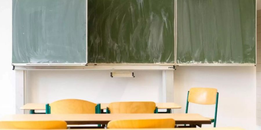 Ein leeres Klassenzimmer. Foto: Peter Endig/Archiv