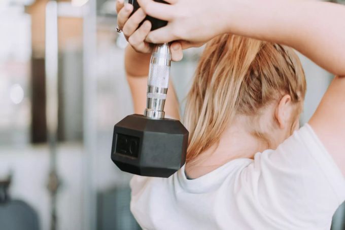 Den Glauben an sich selbst kann man ebenso trainieren und stärken, wie die Muskeln im Fitnessstudio. Unsplash