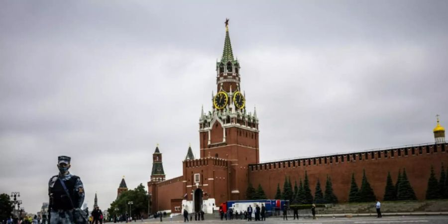 Wache auf dem Roten Platz in Moskau