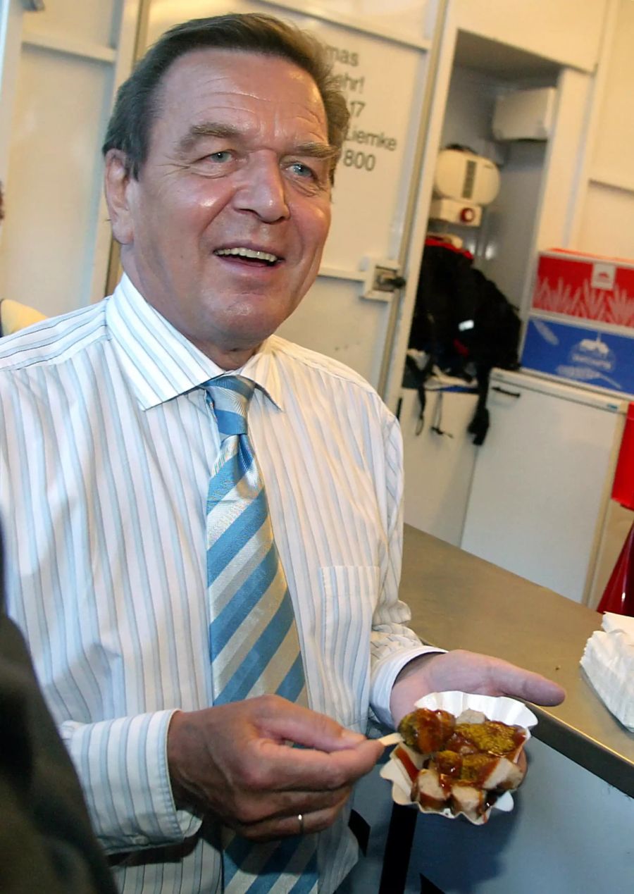 Schröder mit Currywurst
