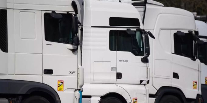 Bislang hat der Staat gut 60 Millionen Euro für die Lkw-Abwrackprämie ausgegeben - für fast nur Diesel-Fahrzeuge. Foto: Sebastian Gollnow/dpa Bislang hat der Staat gut 60 Millionen Euro für die Lkw-Abwrackprämie ausgegeben - für fast nur Diesel-Fahrzeuge. Foto: Sebastian Gollnow/dpa