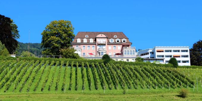 Links neben der Villa Tanner soll das neue Altersheim «Geserhus» realisiert werden. Geserhus