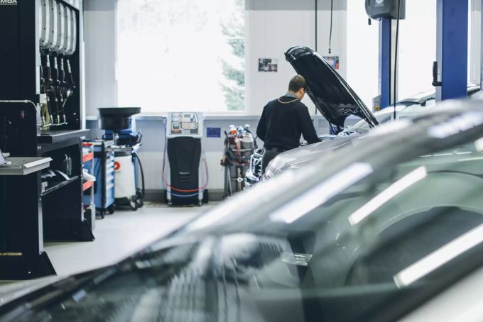 Ein Einblick in die Werkstatt. Thal-Garage Frey
