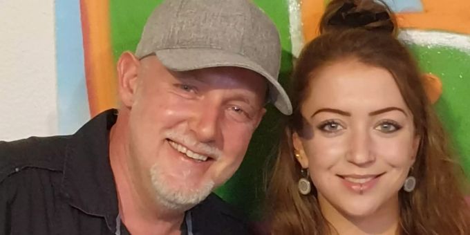 Anna Bathelt (Praktikantin Fachhochschule OST) & Jürgen Kratzer (Leiter Jugendtreff «UG14») freuen sich auf Action mit den Teens. Herbstferien-Action für Teens
