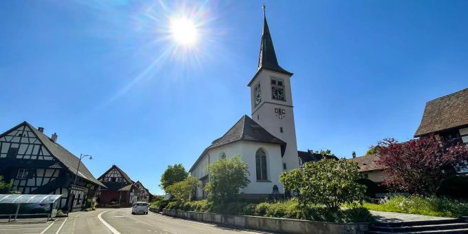 Die evangelisch-reformierte Kirche in Rafz. Die evangelisch-reformierte Kirche in Rafz.