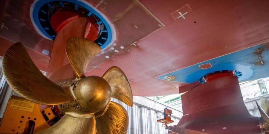 Immer wieder sind die Werften von Krisen betroffen. Auch die Corona-Pandemie hat für erhebliche Unruhe in der Branche gesorgt. Die IG Metall sieht in der Klimaneutralität einen Weg aus der Krise. Foto: Jens Büttner/dpa-Zentralbild/dpa