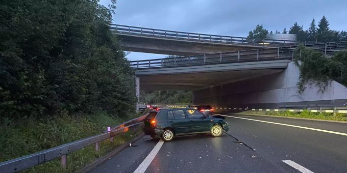 Am Fahrzeug entstand Totalschaden. Unfall