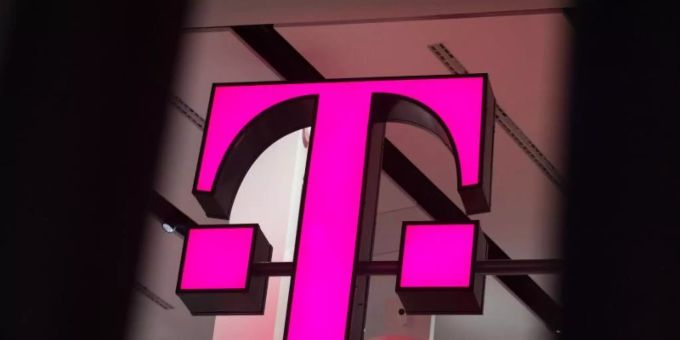 «Behördenmail» adé: Aus Gründen der Wirtschaftlichkeit steigt die Telekom aus dem De-Mail-Geschäft aus. Foto: Rainer Jensen/dpa «Behördenmail» adé: Aus Gründen der Wirtschaftlichkeit steigt die Telekom aus dem De-Mail-Geschäft aus. Foto: Rainer Jensen/dpa