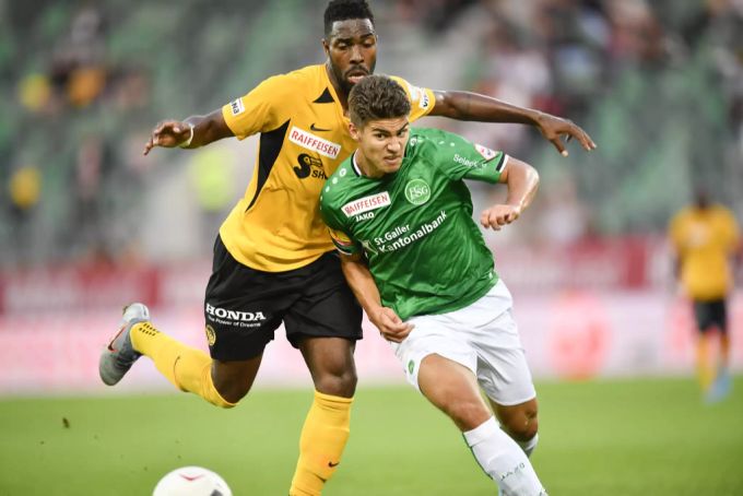 Der junge Stürmer des FC St. Gallen, Angelo Campos (r.), ist erst 21 Jahre alt. – FC St.Gallen 1879 fc st.gallen 1879