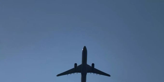 2019 entfielen von 38 Milliarden Tonnen des globalen CO2-Ausstosses etwa 950 Millionen Tonnen auf den Luftverkehr. Foto: Sebastian Gollnow/dpa klimawandel