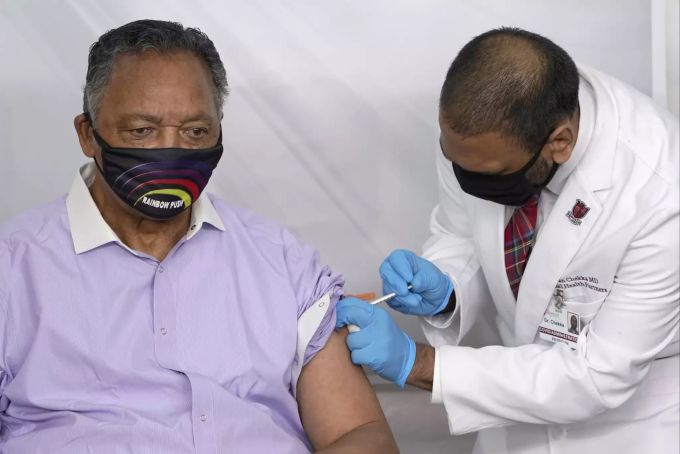 Jesse Jackson wird gegen das Coronavirus geimpft. (Archivbild) Virus Outbreak Jesse Jackson