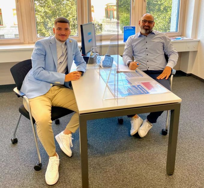 Kundenberater Darko Grozdanic (links) und Agenturleiter Emanuele Muscianese. CSS Versicherung Reinach