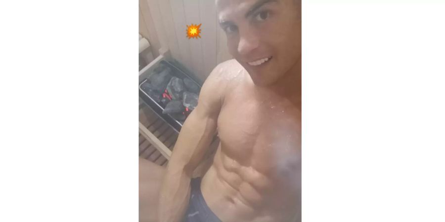 Cristiano Ronaldo grüsst seine Fans auf Instagram aus der Sauna.