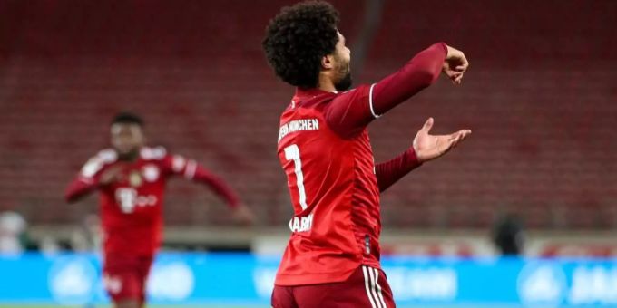 Serge Gnabry traf gegen den VfB Stuttgart dreifach und legte dazu noch zwei Tore seines Mannschaftskamerads Robert Lewandowski auf. Foto: Tom Weller/dpa Serge Gnabry traf gegen den VfB Stuttgart dreifach und legte dazu noch zwei Tore seines Mannschaftskamerads Robert Lewandowski auf. Foto: Tom Weller/dpa